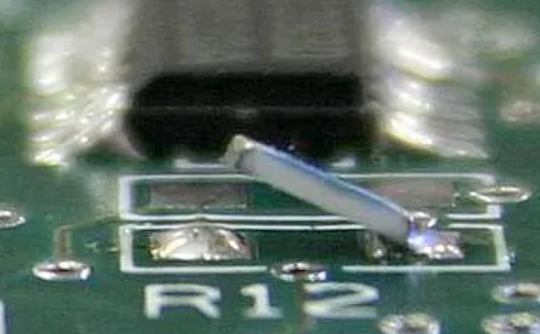 Derniers blogs de l'entreprise sur Dans la conception de PCB, les vias peuvent-ils être percés sur les pads ? Vous comprendrez après avoir lu ceci !